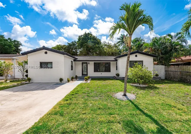 Photo 1 of Sale Pending at 537 S 29th Ct, Hollywood, FL 33020 | MLS# A12026591 | Listing updated on 2026-08-23