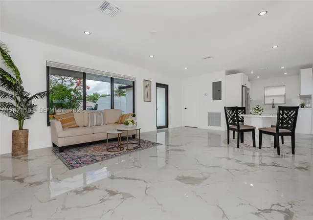 Photo 3 of Sale Pending at 537 S 29th Ct, Hollywood, FL 33020 | MLS# A12026591 | Listing updated on 2026-08-23