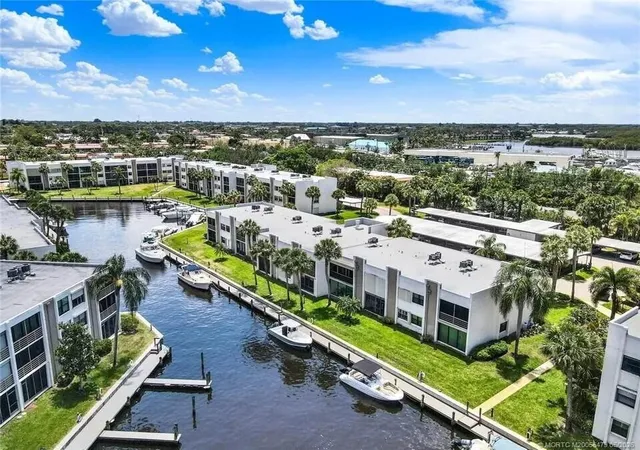 3rd image of 1950 Sw Palm City Rd #2-102, Stuart, FL 34994 | MLS# B26033712