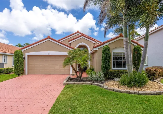 Homes for sale in Stuart, FL | 6948 Se Twin Oaks Cir, Stuart, FL 34997 | MLS# B26033694