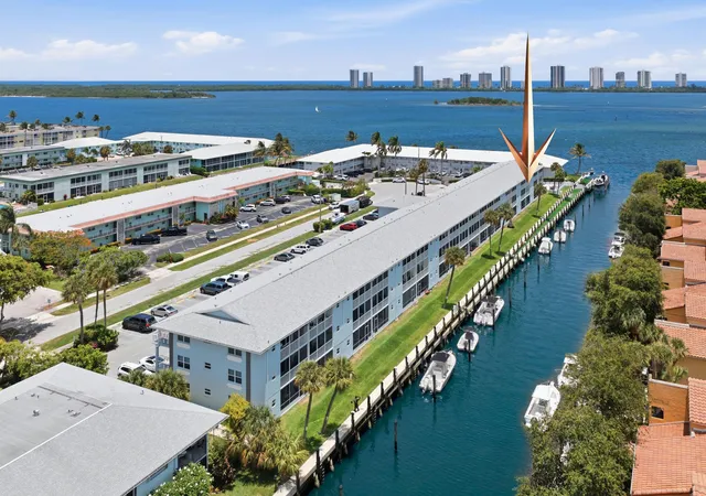 1st image of 120 Lehane Ter, North Palm Beach, FL 33408