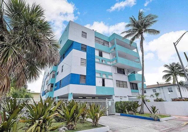 Homes for sale in Miami Beach, FL | 6941 Carlyle Ave #2e, Miami Beach, FL 33141 | MLS# B26033857