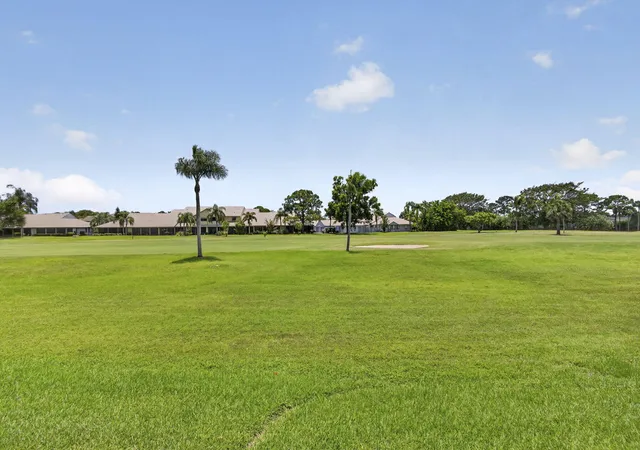 3rd image of 5954 Se Franklin Pl, Hobe Sound, FL 33455 | MLS# B26033863