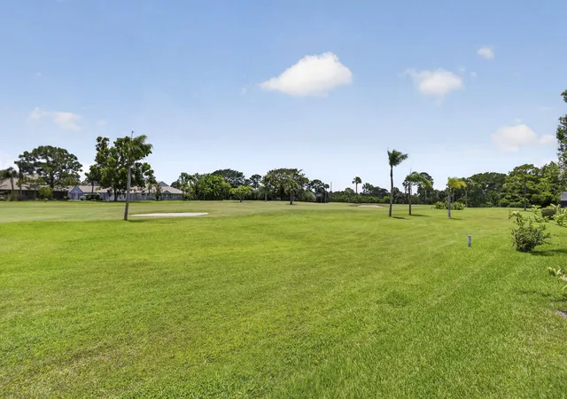 4th image of 5954 Se Franklin Pl, Hobe Sound, FL 33455 | MLS# B26033863