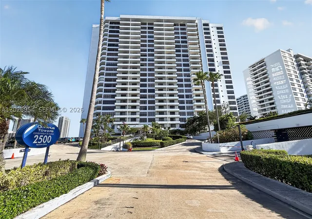 Photo 2 of Condo for sale at 2500 Parkview Dr #1717, Hallandale Beach, FL 33009 | MLS# A12026954 | Listing updated on 2026-09-25