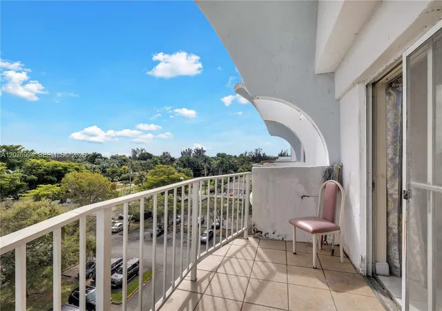 13th image of 496 Nw 165th St Rd #D-616, Miami, FL 33169 | MLS# A12026994