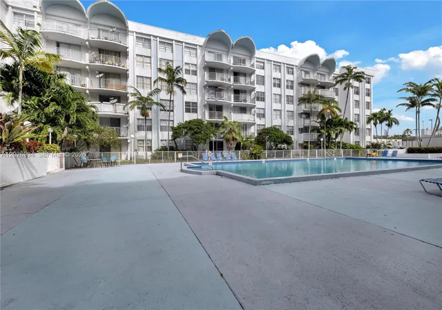 3rd image of 496 Nw 165Th St Rd #D-616, Miami, FL 33169 | MLS# A12026994