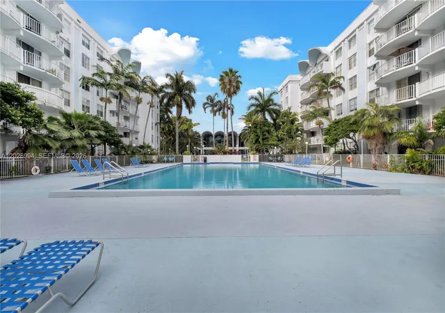 5th image of 496 Nw 165Th St Rd #D-616, Miami, FL 33169 | MLS# A12026994