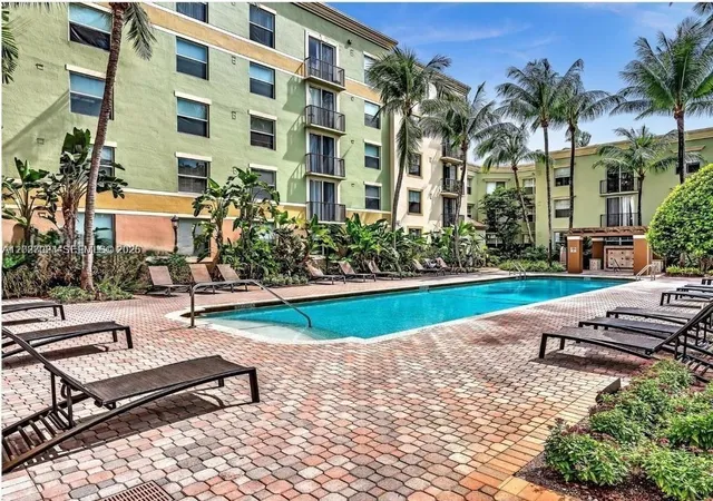 17th image of 1919 Van Buren St #111A, Hollywood, FL 33020 | MLS# A12027024