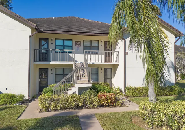 Homes for sale in Lake Worth, FL | 7665 Tahiti Ln #102, Lake Worth, FL 33467 | MLS# B26033975