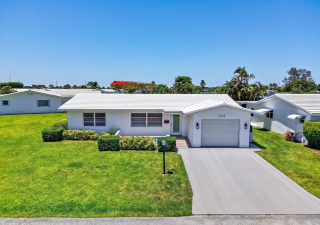 Homes for sale in Boynton Beach, FL | 1213 Sw 20th Ave, Boynton Beach, FL 33426 | MLS# B26033977