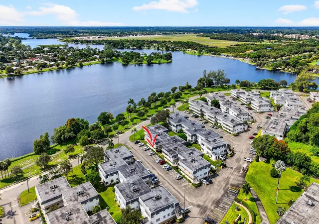 Homes for sale in Lake Worth Beach, FL | 3240 Lake Osborne Dr #Apt 104, Lake Worth Beach, FL 33461 | MLS# B26034023