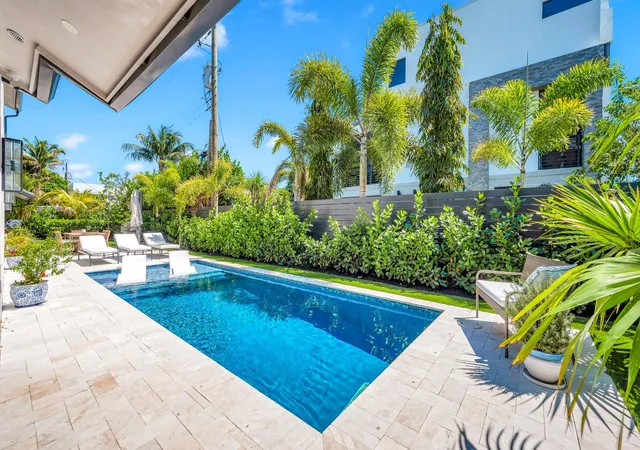 Homes for sale in Fort Lauderdale, FL | 618 Ne 15Th Ave, Fort Lauderdale, FL 33304 | MLS# B26034042
