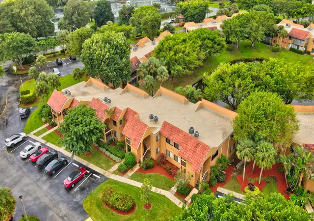 Homes for sale in Boynton Beach, FL | 11255 Green Lake Drive, Boynton Beach, FL 33437 | Houzeo