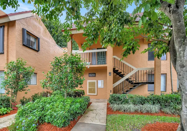 Homes for sale in Boynton Beach, FL | 11255 Green Lake Dr #202, Boynton Beach, FL 33437 | MLS# B26034081