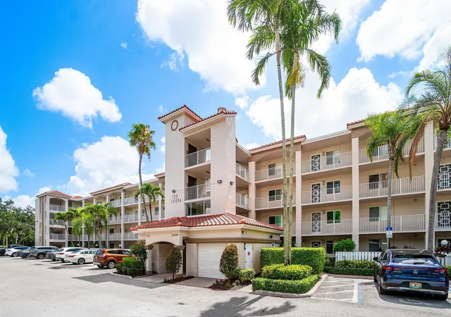 2nd image of 14096 Huntington Pointe Dr #106, Delray Beach, FL 33484 | MLS# B26034086