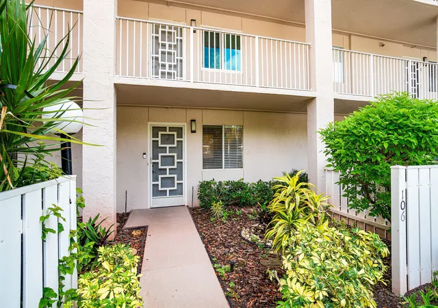 3rd image of 14096 Huntington Pointe Dr #106, Delray Beach, FL 33484 | MLS# B26034086