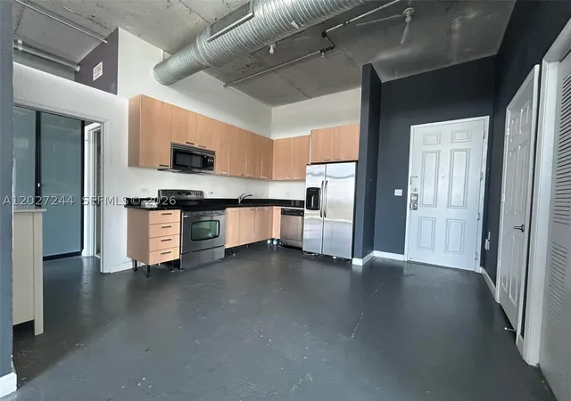3rd image of 2100 Van Buren St #506, Hollywood, FL 33020 | MLS# A12027244