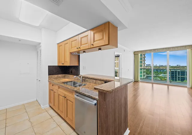 4th image of 347 N New River Dr Dr E, Fort Lauderdale, FL 33301