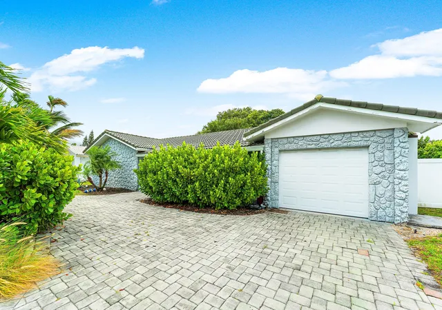 Homes for sale in Boca Raton, FL | 581 Nw 13Th Dr, Boca Raton, FL 33486 | MLS# B26034172