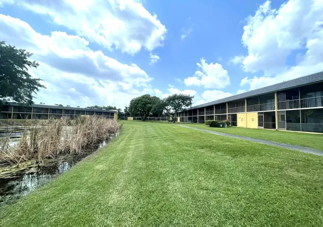 5th image of 1811 Meadows Cir W, Boynton Beach, FL 33436 | MLS# B26034174