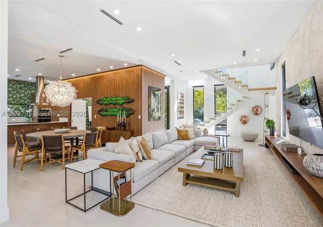 2nd image of 4354 Alton Rd, Miami Beach, FL 33140 | MLS# A12027331