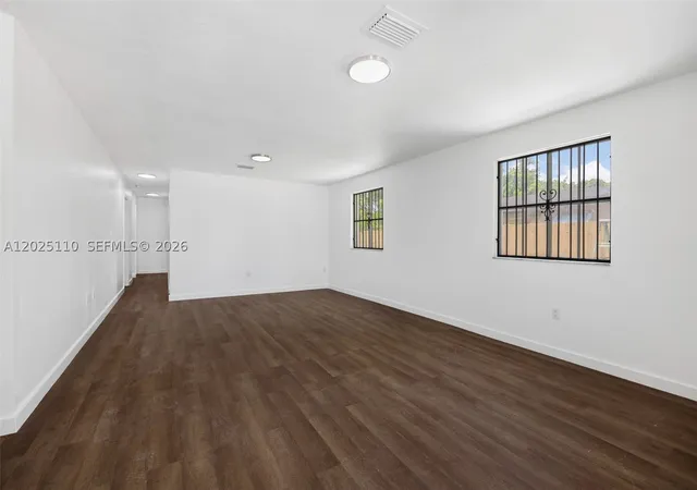3rd image of 10204 Sw 173Rd St, Miami, FL 33157 | MLS# A12025110