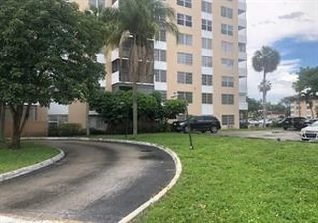 2nd image of 4174 Inverrary Dr #907, Lauderhill, FL 33319 | MLS# B26034273