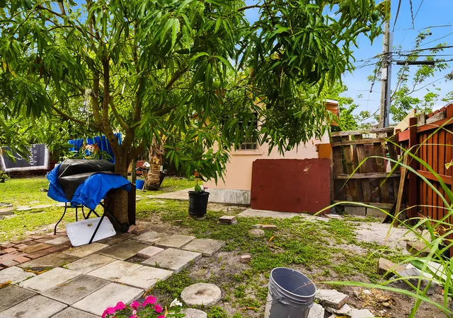 5th image of 550 NE 37th St, Pompano Beach, FL 33064