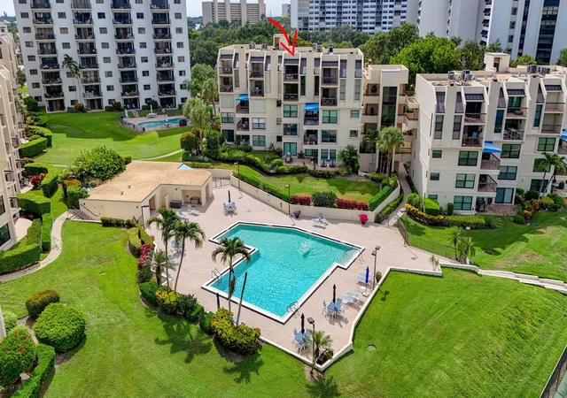 2nd image of 364 Golfview Rd, North Palm Beach, FL 33408