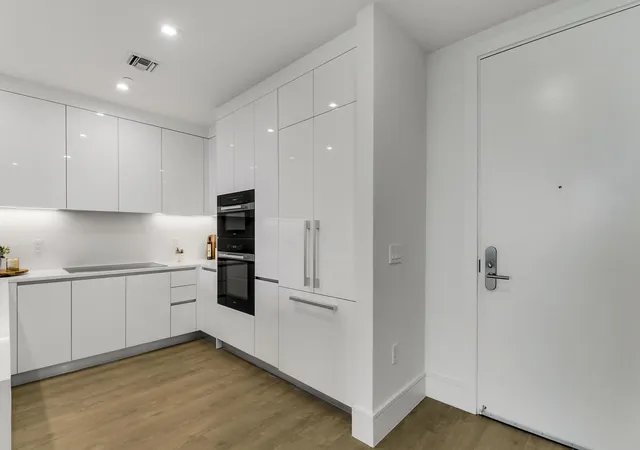 5th image of 220 Lake Shore Dr #815, Lake Park, FL 33403 | MLS# B26034317