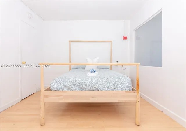 Photo 3 of Condo for sale at 5445 Collins Ave #1105, Miami Beach, FL 33140 | MLS# A12027653 | Listing updated on 2026-09-25
