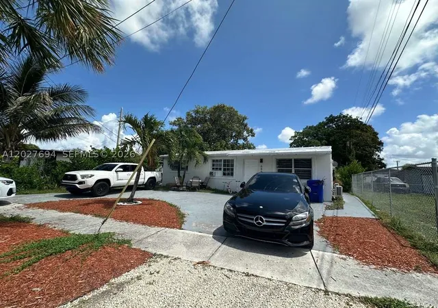 1st image of 685 Sw 7th Terr, Dania, FL 33004 | MLS# A12027694
