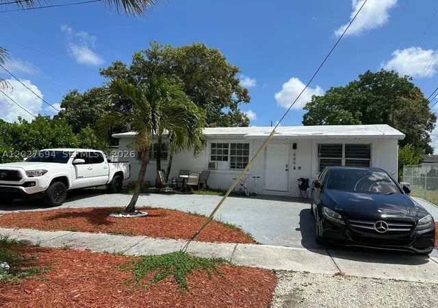 5th image of 685 Sw 7Th Terr, Dania, FL 33004 | MLS# A12027694