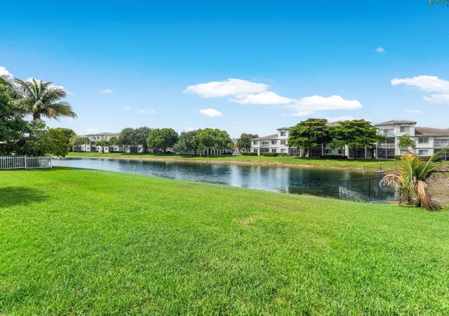 28th image of 3260 Commodore Ct, West Palm Beach, FL 33411 | MLS# B26034459