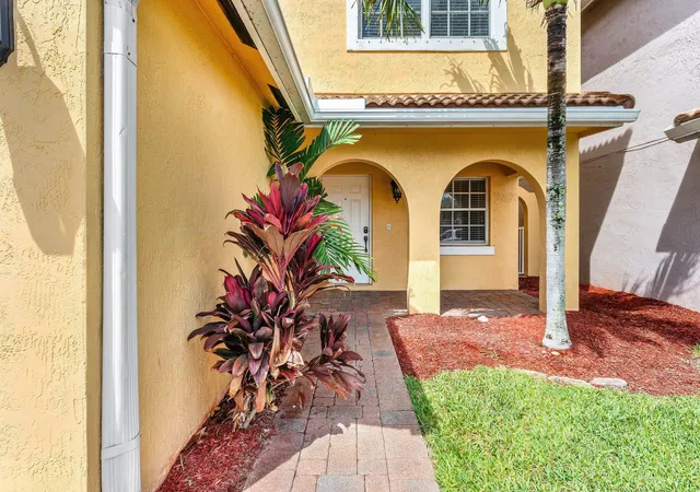 2nd image of 3260 Commodore Ct, West Palm Beach, FL 33411 | MLS# B26034459