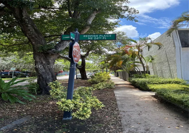 17th image of 13509 Ne 24th Pl, North Miami, FL 33181 | MLS# A12027246
