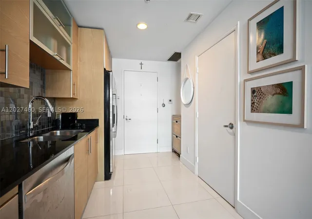 Photo 3 of Condo for sale at 60 Sw 13Th St #4408, Miami, FL 33130 | MLS# A12027460 | Listing updated on 2026-08-24