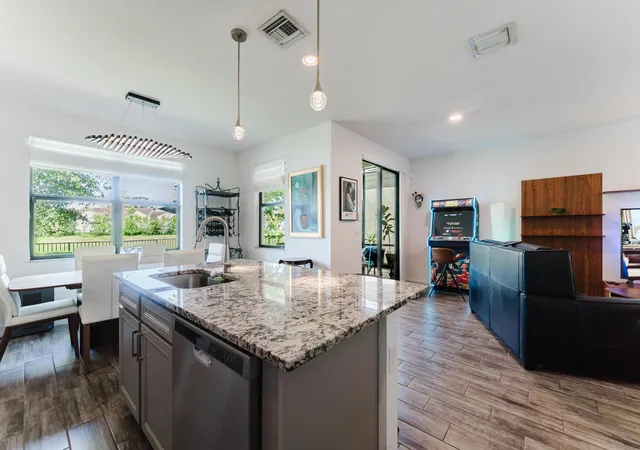 4th image of 295 Nw 33Rd Ln, Pompano Beach, FL 33069 | MLS# B26034554