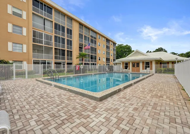 1st image of 304 Golfview Rd #304, North Palm Beach, FL 33408 | MLS# B26034566