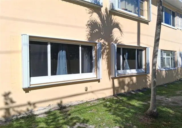 Homes for sale in Fort Lauderdale, FL | 5720 Ne 22nd Way, Fort Lauderdale, FL 33308 | Houzeo