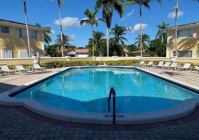 Homes for sale in Fort Lauderdale, FL | 5720 Ne 22nd Wy #406, Fort Lauderdale, FL 33308 | MLS# B26034569