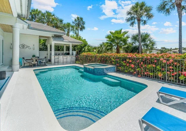 Homes for sale in Hutchinson Island, FL | 2925 Se Dune Dr, Hutchinson Island, FL 34996 | MLS# B26034648