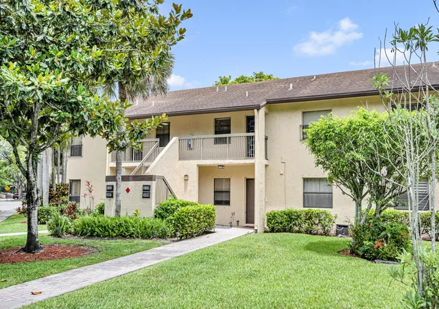 4th image of 3123 S Carambola Cir S, Coconut Creek, FL 33066