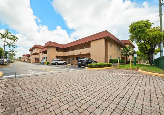 3rd image of 9950 Sw 88Th St #414-4, Miami, FL 33176 | MLS# A12027983