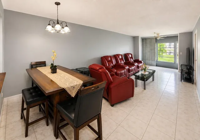 4th image of 2750 W Sunrise Lakes Dr W, Sunrise, FL 33322