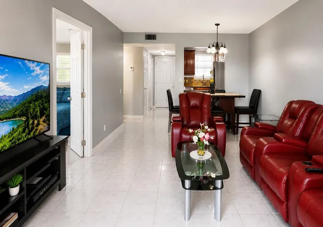 5th image of 2750 W Sunrise Lakes Dr W, Sunrise, FL 33322