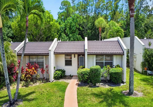 Homes for sale in Royal Palm Beach, FL | 112 Lake Olive Dr, Royal Palm Beach, FL 33411 | MLS# B26034844