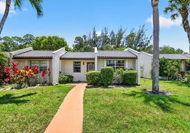 Homes for sale in Royal Palm Beach, FL | 112 Lake Olive Dr, Royal Palm Beach, FL 33411 | MLS# B26034844