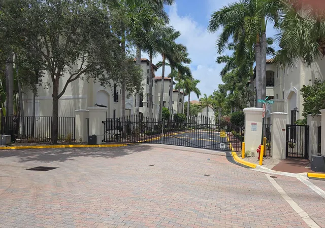 3rd image of 1602 Coastal Bay Blvd, Boynton Beach, FL 33435 | MLS# B26034894